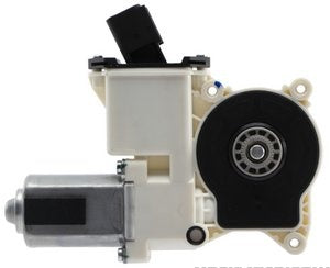 موتور جام - D SPECIAL SERVICE POLICE SEDAN أمامي يسار ( 2018)